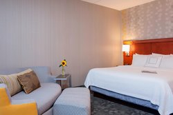  - Courtyard by Marriott Glenview - I-294, Exit 48