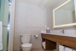  - Holiday Inn Express Airport at Old Town San Diego - I-5, Exit 19