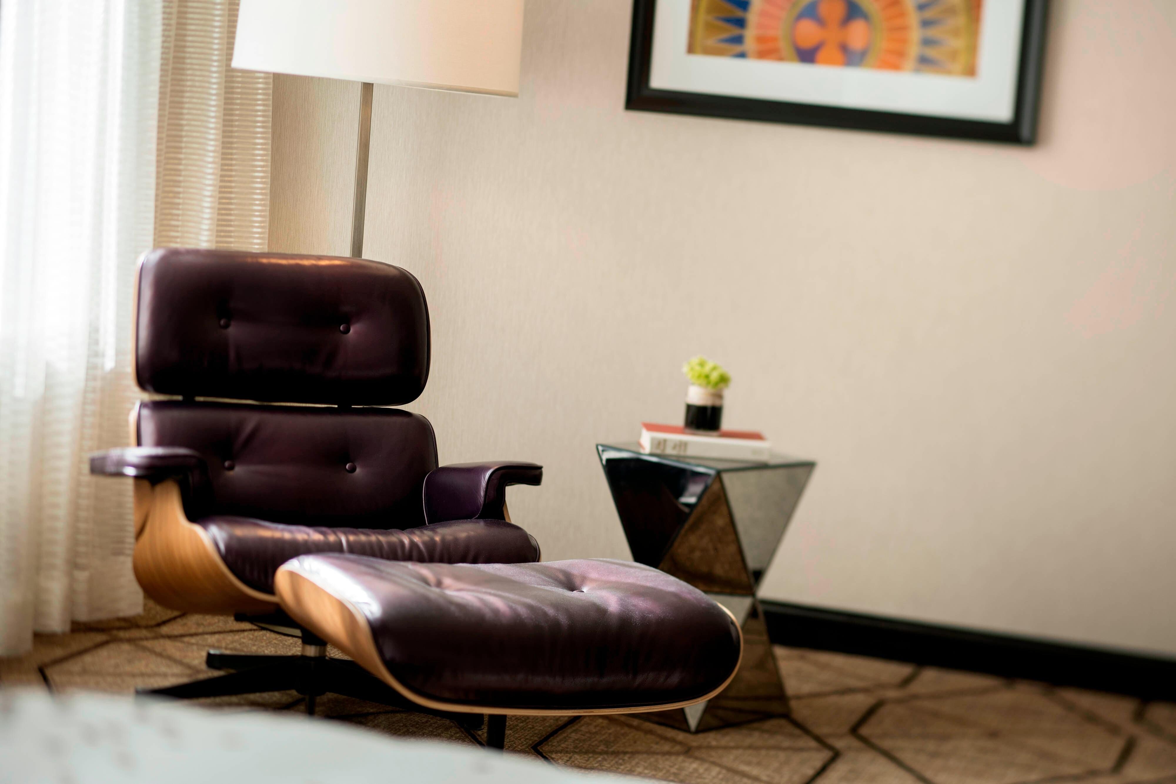 Luxury One-Bedroom Suite - Lounge Chair