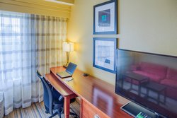  - Courtyard by Marriott Hotel Moorhead - I-94, Exit 1A