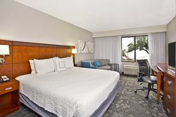  - Courtyard by Marriott Beachfront Hotel Gulfport