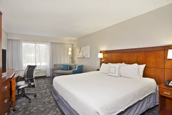  - Courtyard by Marriott Beachfront Hotel Gulfport
