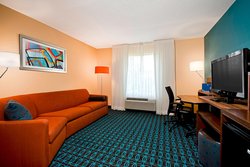  - Fairfield Inn & Suites by Marriott Airport Morrisville - I-40, Exit 284