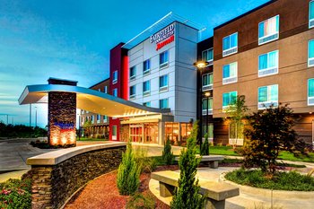 Fairfield Inn & Suites by Marriott Lansing at Eastwood