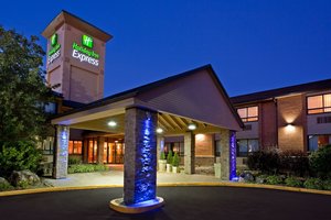 Holiday Inn Express East Scarborough, ON - See Discounts