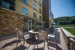  - Fairfield Inn & Suites by Marriott Cambridge - I-70, Exit 178