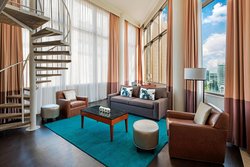  - Delta Hotel by Marriott Downtown Richmond - I-95, Exit 74C