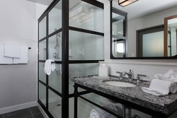  - Marriott Vacation Club Pulse San Diego - I-5, Exits 16 & 16B