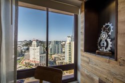  - Marriott Vacation Club Pulse San Diego - I-5, Exits 16 & 16B