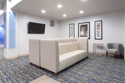  - Holiday Inn Express & Suites North Lincoln - I-80, Exit 403