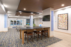  - Holiday Inn Express & Suites North Lincoln - I-80, Exit 403