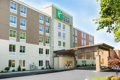 Hotel Main Entrance and Porte-Coch??re