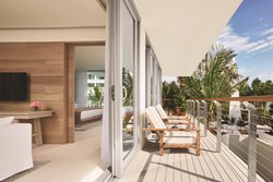  - Miami Beach EDITION Hotel