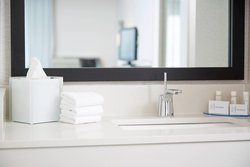  - Courtyard by Marriott Hotel Bloomington