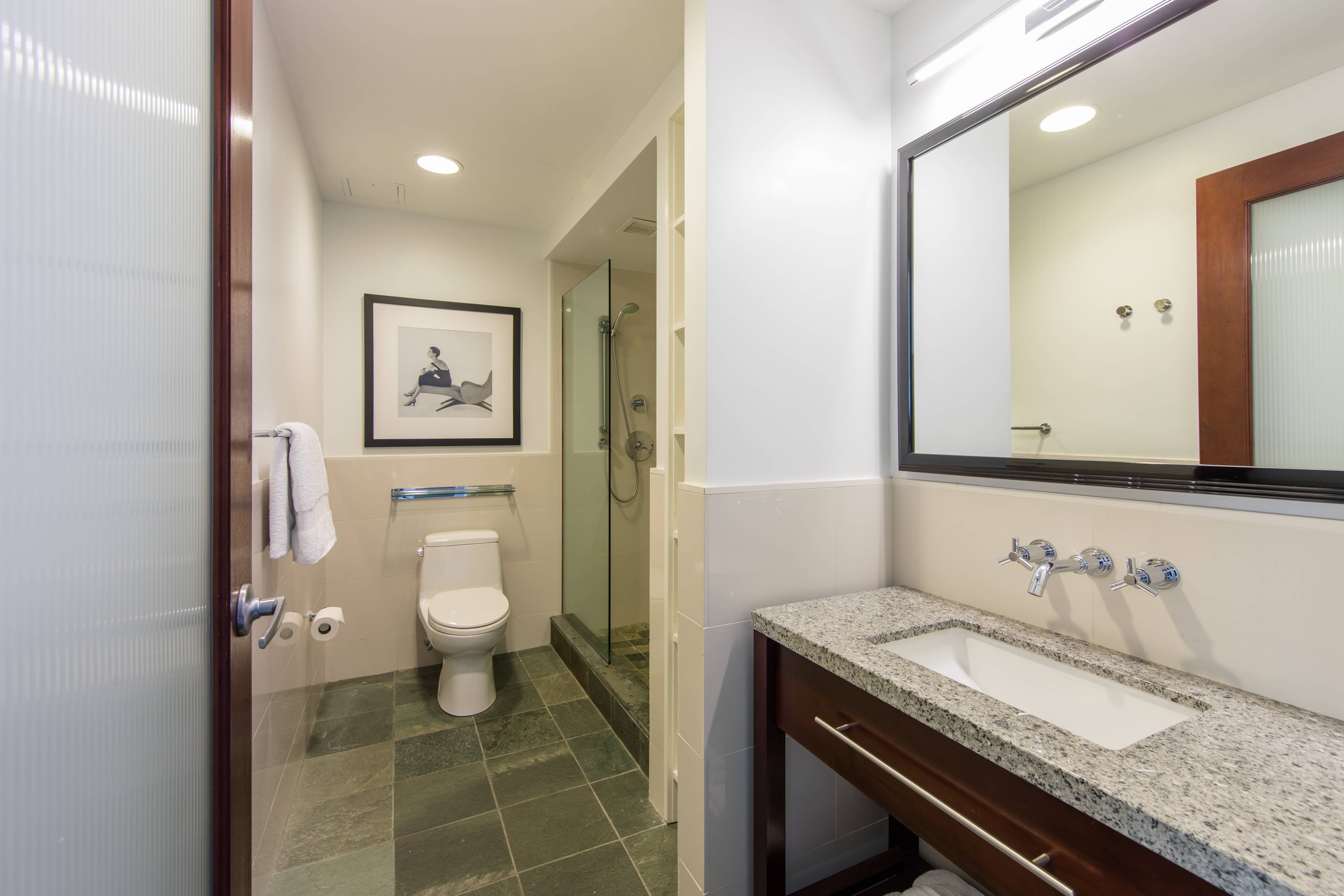 Empire State Building View King Guest Room - Bathroom