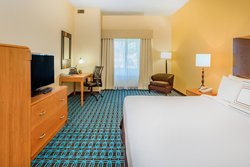  - Fairfield Inn & Suites by Marriott Turlock - CA 99, Exit 215