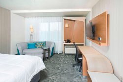  - Courtyard by Marriott Hotel Redwood City