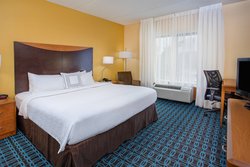  - Fairfield Inn & Suites by Marriott Kodak - I-40, Exit 407