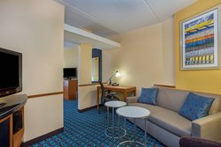  - Fairfield Inn & Suites by Marriott Kodak - I-40, Exit 407
