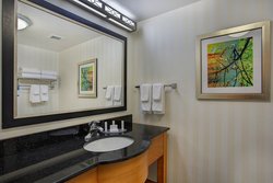  - Fairfield Inn & Suites by Marriott Kodak - I-40, Exit 407