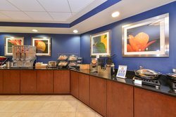  - Fairfield Inn & Suites by Marriott Aurora