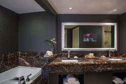  - Renaissance Raleigh Hotel At North Hills - I-440, Exit 8A