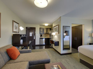 fitchburg staybridge suites
