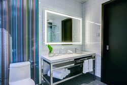  - Renaissance Hotel Downtown Montreal