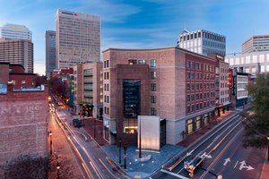 richmond downtown inn marriott residence hotel courtyard va hotels exterior