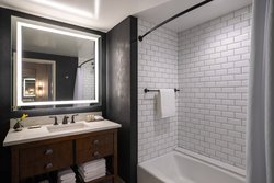  - Renaissance Philadelphia Downtown Hotel - I-95, Exit 22