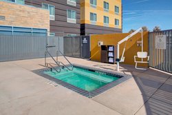  - Fairfield Inn & Suites by Marriott Bakersfield