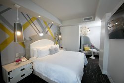  - Elyton Hotel Downtown Birmingham - I-20 & I-59, Exits 124D & 126A