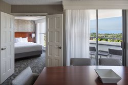  - Courtyard by Marriott Richmond - I-80, Exit 19B