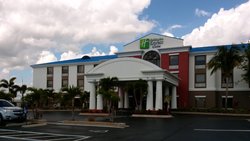  - Holiday Inn Express & Suites Okeechobee