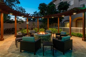 courtyard gulf coast town hotel center myers fort marriott