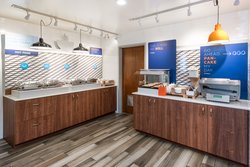  - Holiday Inn Express & Suites Gananoque