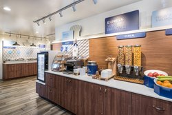  - Holiday Inn Express & Suites Gananoque