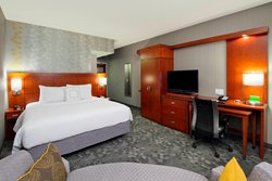  - Courtyard by Marriott Hotel Victoria