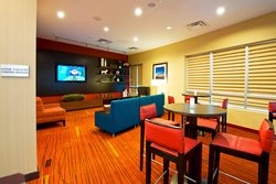  - Courtyard by Marriott Hotel East Ottawa