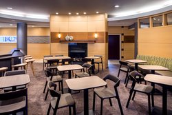  - SpringHill Suites by Marriott Bakersfield