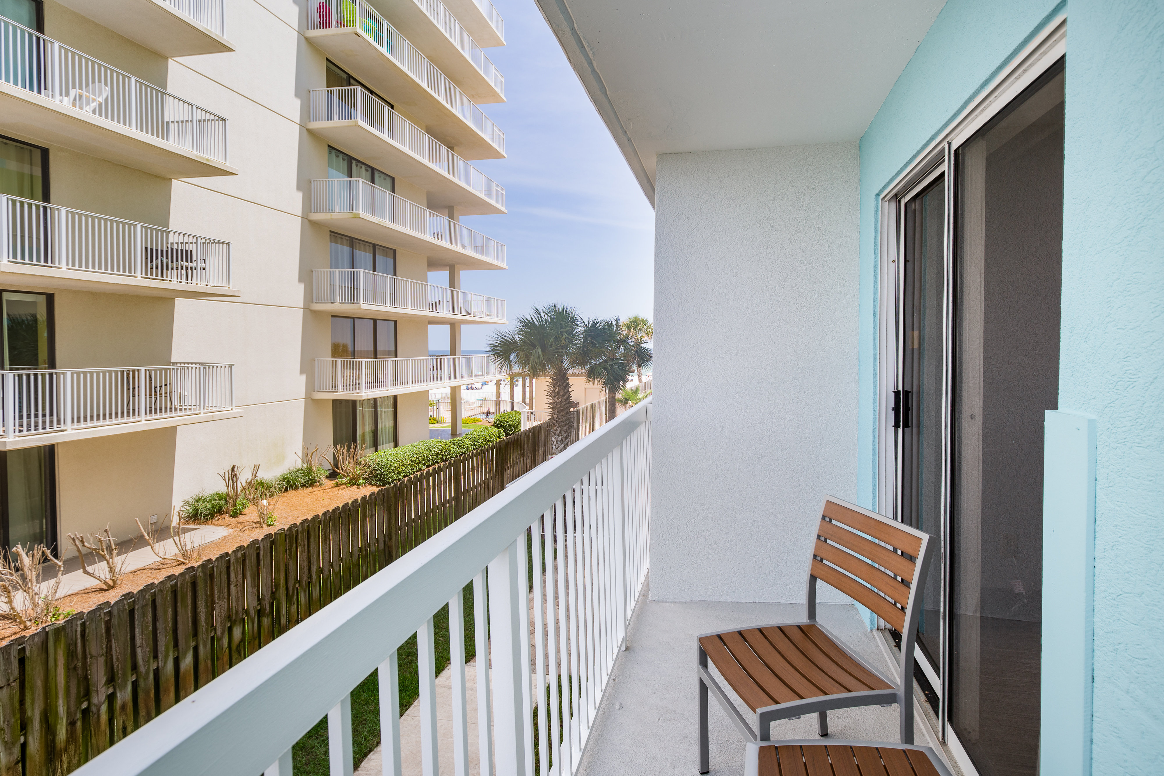 HOLIDAY INN EXP ORANGE BEACH BY IHG-guestroom-King Hearing and Mobility Accessible Non Oceanview Balcony.jpg