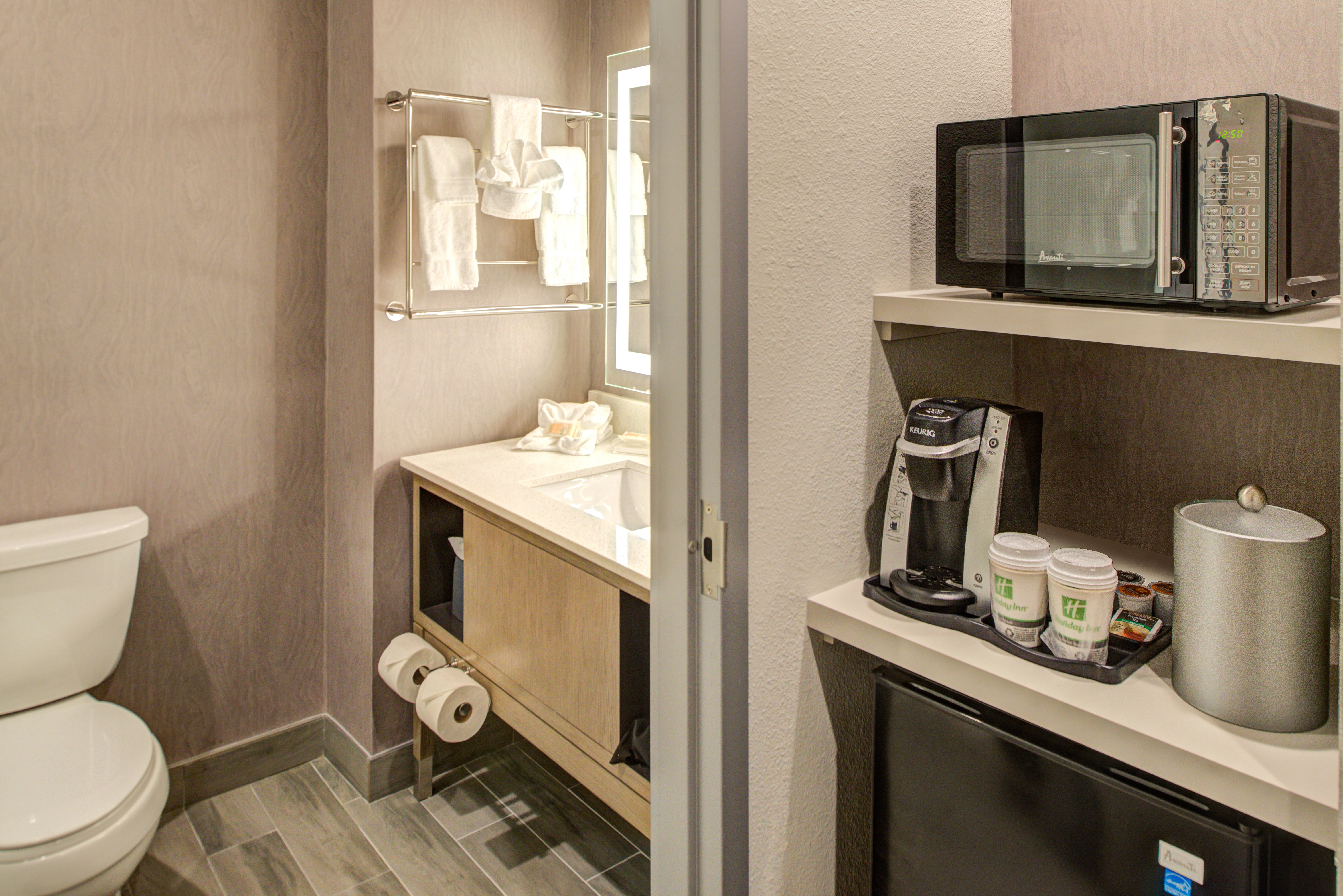  Modern guestroom amenities at our Katy hotel