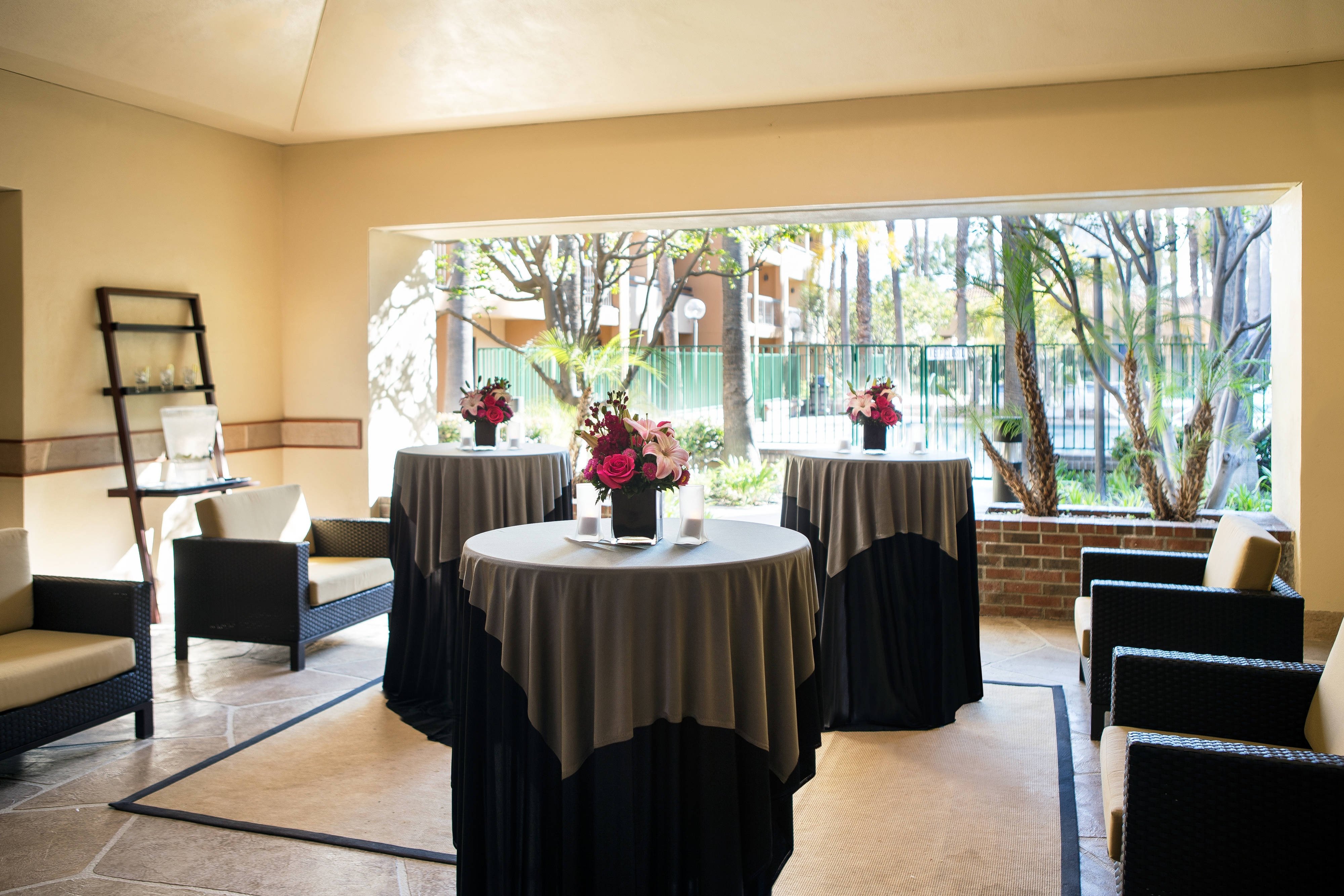 Palos Verdes Lounge
