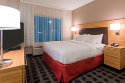  - TownePlace Suites by Marriott Hays - I-70, Exit 159