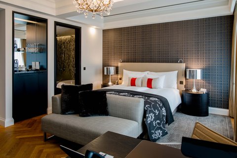 HOTEL SCHWEIZERHOF BERN - Photo 38