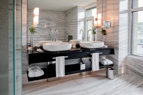 HOTEL SCHWEIZERHOF BERN - Photo 46