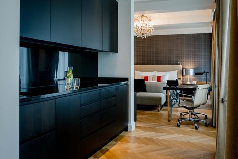 HOTEL SCHWEIZERHOF BERN - Photo 39