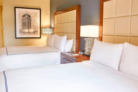 THE ADOLPHUS - Photo 15