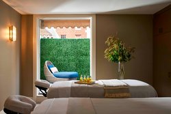  - Adolphus Hotel Dallas - I-35, Exit 428C