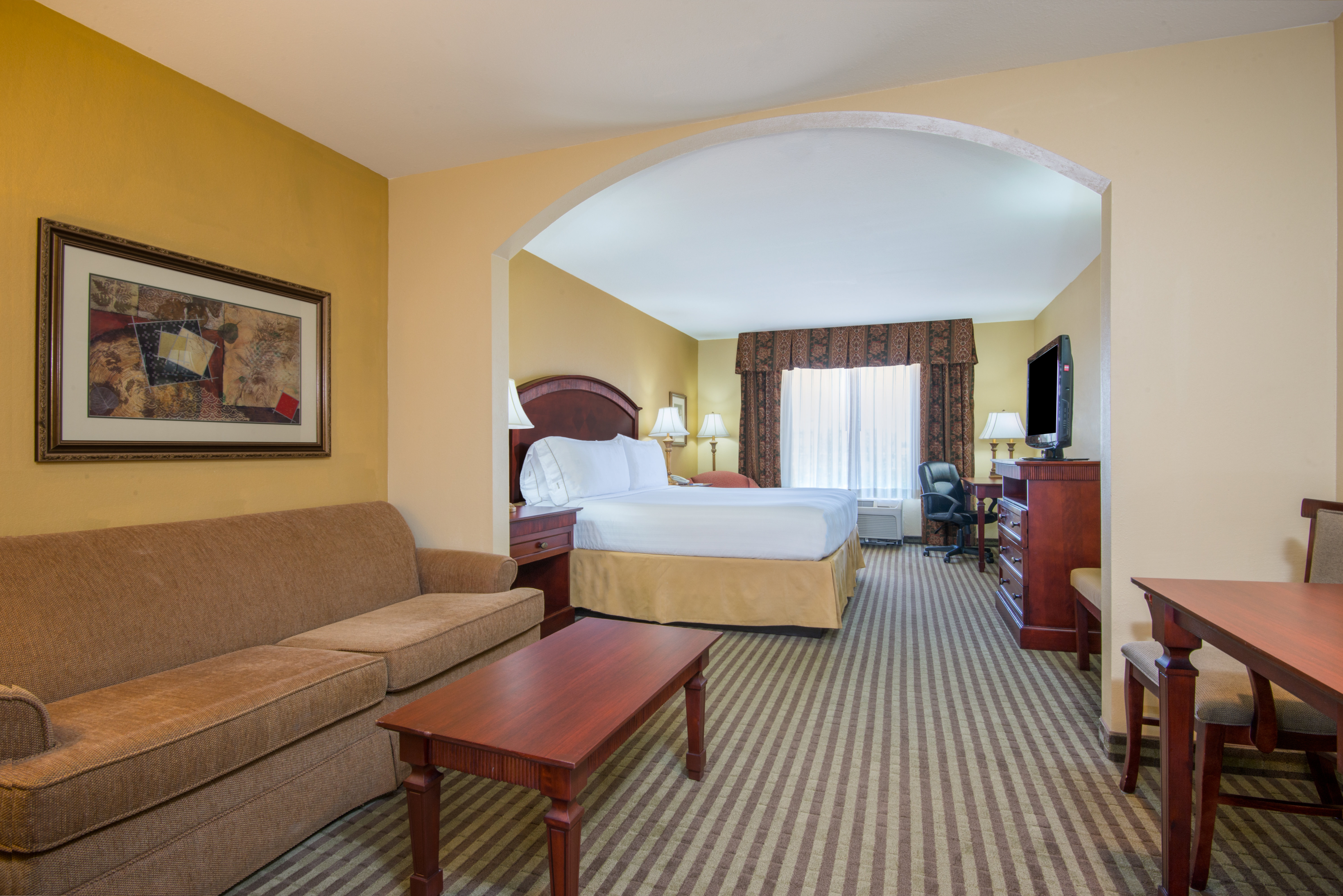  King Suite ideal for Enid Oklahoma business travelers 